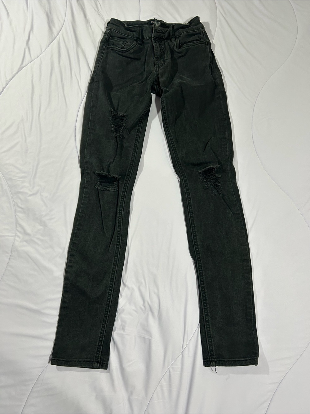 Women's Black Distressed Skinny Jeans